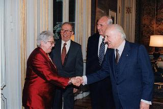 Intervento del Presidente della Repubblica Oscar Luigi Scalfaro alla presentazione dell'ultimo volume dell'opera "Storia del Mezzogiorno" dele Edizioni Del Sole