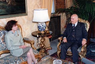 Il Presidente della Repubblica Oscar Luigi Scalfaro riceve l'on. Irene Pivetti, nuovo presidente della Camera