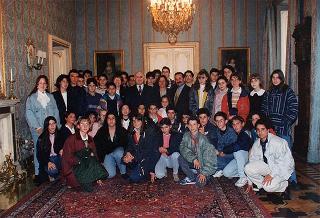 Il Presidente della Repubblica Oscar Luigi Scalfaro riceve un gruppo di studenti della Scuola media statale "A. Gambaro" di Galliate