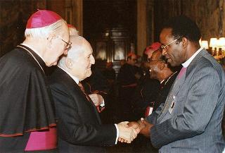 Incontro del Presidente della Repubblica Oscar Luigi Scalfaro con una delegazione del Segretario di Stato della S. Sede e una rappresentanza di partecipanti all'Assemblea speciale per l'Africa del Sinodo dei vescovi