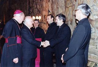Incontro del Presidente della Repubblica Oscar Luigi Scalfaro con una delegazione del Segretario di Stato della S. Sede e una rappresentanza di partecipanti all'Assemblea speciale per l'Africa del Sinodo dei vescovi