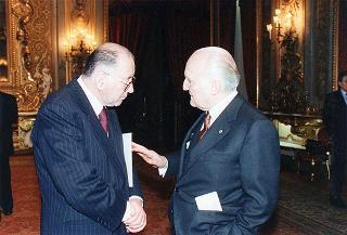 Incontro del Presidente della Repubblica Oscar Luigi Scalfaro con una delegazione del Segretario di Stato della S. Sede e una rappresentanza di partecipanti all'Assemblea speciale per l'Africa del Sinodo dei vescovi
