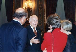 Incontro del Presidente della Repubblica Oscar Luigi Scalfaro con una delegazione del Segretario di Stato della S. Sede e una rappresentanza di partecipanti all'Assemblea speciale per l'Africa del Sinodo dei vescovi