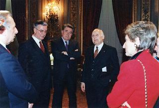 Incontro del Presidente della Repubblica Oscar Luigi Scalfaro con una delegazione del Segretario di Stato della S. Sede e una rappresentanza di partecipanti all'Assemblea speciale per l'Africa del Sinodo dei vescovi