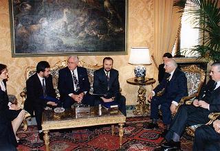 Il Presidente della Repubblica Oscar Luigi Scalfaro riceve una delegazione di partecipanti al Congresso nazionale dell'Unione italiana delle Chiese cristiane avventiste del 7° giorno
