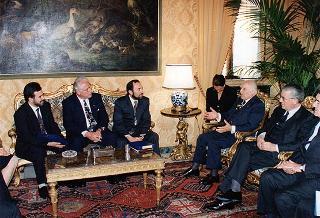 Il Presidente della Repubblica Oscar Luigi Scalfaro riceve una delegazione di partecipanti al Congresso nazionale dell'Unione italiana delle Chiese cristiane avventiste del 7° giorno