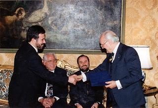 Il Presidente della Repubblica Oscar Luigi Scalfaro riceve una delegazione di partecipanti al Congresso nazionale dell'Unione italiana delle Chiese cristiane avventiste del 7° giorno