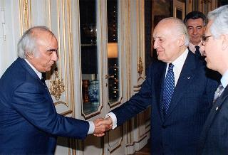 Il Presidente della Repubblica Oscar Luigi Scalfaro riceve alcuni esponenti della Fondazione italiana per la guarigione della talassemia