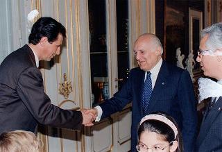 Il Presidente della Repubblica Oscar Luigi Scalfaro riceve alcuni esponenti della Fondazione italiana per la guarigione della talassemia
