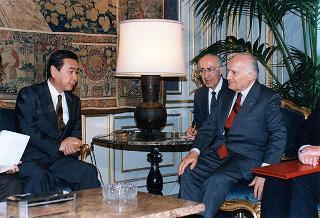 Incontro del Presidente della Repubblica Oscar Luigi Scalfaro con Tsutomi Hata, primo ministro del Giappone
