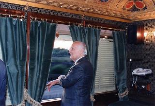 Il Presidente della Repubblica Oscar Luigi Scalfaro,in viaggio a Trento per il suo intervento in forma privata al XXII Raduno Nazionale dei Fanti d'Italia