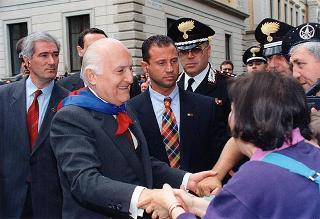 Il Presidente della Repubblica Oscar Luigi Scalfaro,in viaggio a Trento per il suo intervento in forma privata al XXII Raduno Nazionale dei Fanti d'Italia