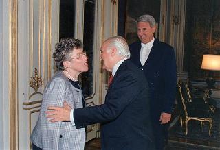 Il Presidente della Repubblica Oscar Luigi Scalfaro incontra l'on. Maria Pia Garavaglia