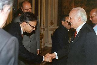 Il Presidente della Repubblica Oscar Luigi Scalfaro incontra Pranab Mukherjee, ministro del commercio dell'India