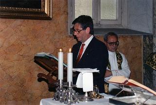 Gianluigi Lovati, sindaco di Borgolavezzaro, con una delegazione di cittadini