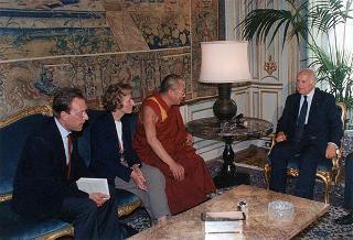 Incontro del Presidente della Repubblica Oscar Luigi Scalfaro con il Dalai Lama