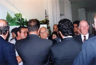 Il Presidente della Repubblica Oscar Luigi Scalfaro partecipa alla cerimonia del rientro delle salme dall'Algeria. Napoli, Capodichino
