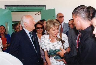 Il Presidente della Repubblica Oscar Luigi Scalfaro visita l'Istituto penale minorenni &quot;Nisida&quot;. Bagnoli (Napoli)