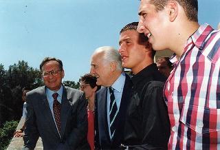Il Presidente della Repubblica Oscar Luigi Scalfaro visita l'Istituto penale minorenni "Nisida". Bagnoli (Napoli)