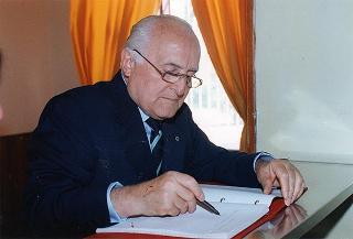 Il Presidente della Repubblica Oscar Luigi Scalfaro visita l'Istituto penale minorenni "Nisida". Bagnoli (Napoli)