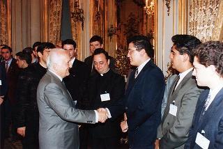 Il Presidente della Repubblica Oscar Luigi Scalfaro riceve in visita di omaggio l'ing. Stefano Magnaldi con i partecipanti al Convegno del Regnum Christi "Apostoli per la nuova evangelizzazione"