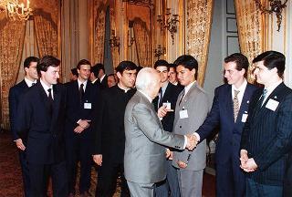 Il Presidente della Repubblica Oscar Luigi Scalfaro riceve in visita di omaggio l'ing. Stefano Magnaldi con i partecipanti al Convegno del Regnum Christi "Apostoli per la nuova evangelizzazione"