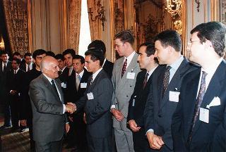 Il Presidente della Repubblica Oscar Luigi Scalfaro riceve in visita di omaggio l'ing. Stefano Magnaldi con i partecipanti al Convegno del Regnum Christi "Apostoli per la nuova evangelizzazione"