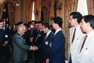 Il Presidente della Repubblica Oscar Luigi Scalfaro riceve in visita di omaggio l'ing. Stefano Magnaldi con i partecipanti al Convegno del Regnum Christi "Apostoli per la nuova evangelizzazione"