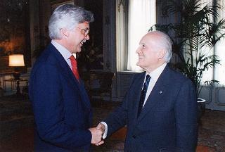 Il Presidente della Repubblica Oscar Luigi Scalfaro incontra il prof. Claudio Demattè, presidente uscente della RAI