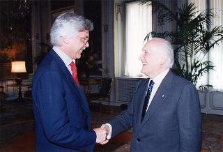 Il Presidente della Repubblica Oscar Luigi Scalfaro incontra il prof. Claudio Demattè, presidente uscente della RAI