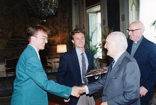 Il Presidente della Repubblica Oscar Luigi Scalfaro riceve in udienza Don Enrico Dossi