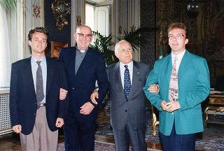 Il Presidente della Repubblica Oscar Luigi Scalfaro riceve in udienza Don Enrico Dossi