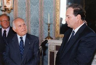 Il Presidente della Repubblica Oscar Luigi Scalfaro riceve in udienza Ivano Spalanzani, presidente della Confartigianato, con una delegazione dell'Unione geletieri artigiani in Germania