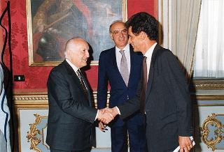 Incontro del Presidente della Repubblica Oscar Luigi Scalfaro con Enzo Iacopino, presidente dell'Associazione stampa parlamentare, e il Consiglio direttivo