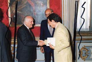 Incontro del Presidente della Repubblica Oscar Luigi Scalfaro con Enzo Iacopino, presidente dell'Associazione stampa parlamentare, e il Consiglio direttivo