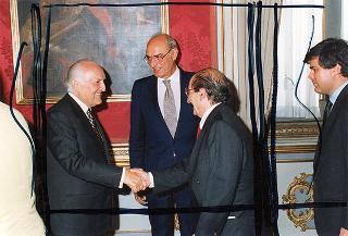 Incontro del Presidente della Repubblica Oscar Luigi Scalfaro con Enzo Iacopino, presidente dell'Associazione stampa parlamentare, e il Consiglio direttivo