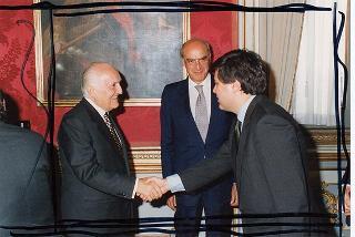 Incontro del Presidente della Repubblica Oscar Luigi Scalfaro con Enzo Iacopino, presidente dell'Associazione stampa parlamentare, e il Consiglio direttivo