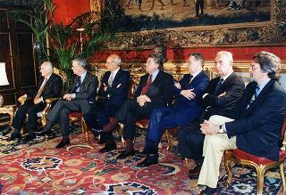 Incontro del Presidente della Repubblica Oscar Luigi Scalfaro con Enzo Iacopino, presidente dell'Associazione stampa parlamentare, e il Consiglio direttivo