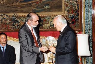 Incontro del Presidente della Repubblica Oscar Luigi Scalfaro con Enzo Iacopino, presidente dell'Associazione stampa parlamentare, e il Consiglio direttivo