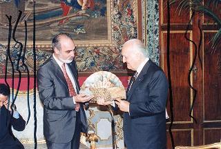 Incontro del Presidente della Repubblica Oscar Luigi Scalfaro con Enzo Iacopino, presidente dell'Associazione stampa parlamentare, e il Consiglio direttivo