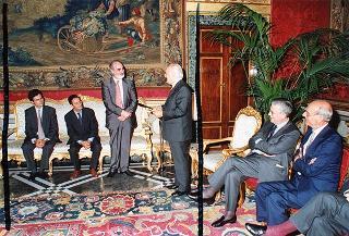 Incontro del Presidente della Repubblica Oscar Luigi Scalfaro con Enzo Iacopino, presidente dell'Associazione stampa parlamentare, e il Consiglio direttivo