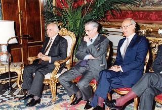 Incontro del Presidente della Repubblica Oscar Luigi Scalfaro con Enzo Iacopino, presidente dell'Associazione stampa parlamentare, e il Consiglio direttivo