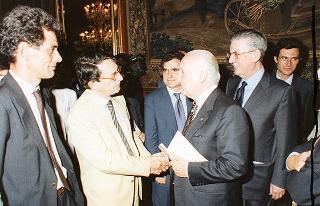 Incontro del Presidente della Repubblica Oscar Luigi Scalfaro con Enzo Iacopino, presidente dell'Associazione stampa parlamentare, e il Consiglio direttivo