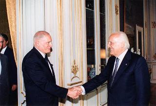 Incontro del Presidente della Repubblica Oscar Luigi Scalfaro con il Prefetto Vincenzo Parisi, capo della polizia