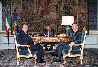Il Presidente della Repubblica Oscar Luigi Scalfaro riceve la visita di Fernando Masone, nuovo capo della polizia