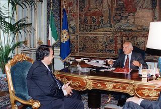 Il Presidente della Repubblica Oscar Luigi Scalfaro riceve la visita di Fernando Masone, nuovo capo della polizia