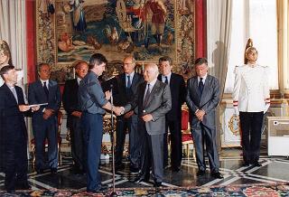 Il Presidente della Repubblica Oscar Luigi Scalfaro incontra i partecipanti alle Giornate di studio promosse dall'Opera Don Guanella su due progetti di solidarietà con la Bosnia Erzegovina