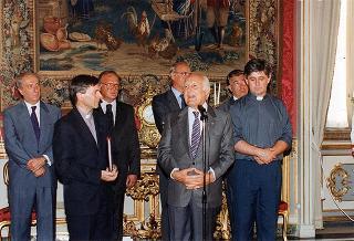 Il Presidente della Repubblica Oscar Luigi Scalfaro incontra i partecipanti alle Giornate di studio promosse dall'Opera Don Guanella su due progetti di solidarietà con la Bosnia Erzegovina