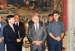 Il Presidente della Repubblica Oscar Luigi Scalfaro incontra i partecipanti alle Giornate di studio promosse dall'Opera Don Guanella su due progetti di solidarietà con la Bosnia Erzegovina