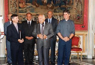 Il Presidente della Repubblica Oscar Luigi Scalfaro incontra i partecipanti alle Giornate di studio promosse dall'Opera Don Guanella su due progetti di solidarietà con la Bosnia Erzegovina